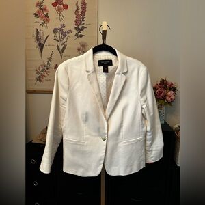 Ann Taylor white blazer. Size 12P. Perfect condition.